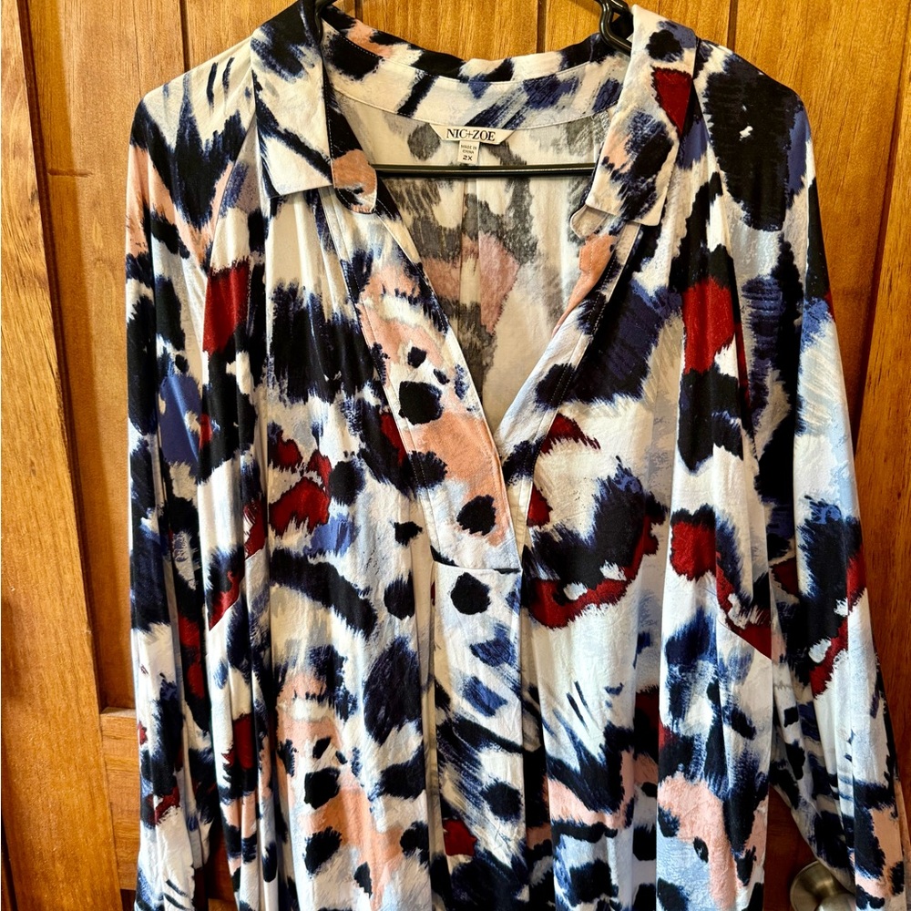 NIC+ZOE Blue and Black Patterned Top